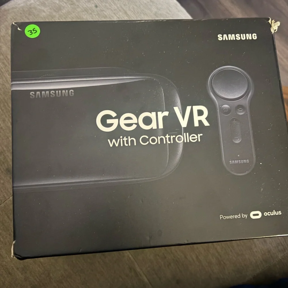 Samsung Gear VR Headset with Controller - Dark Gray